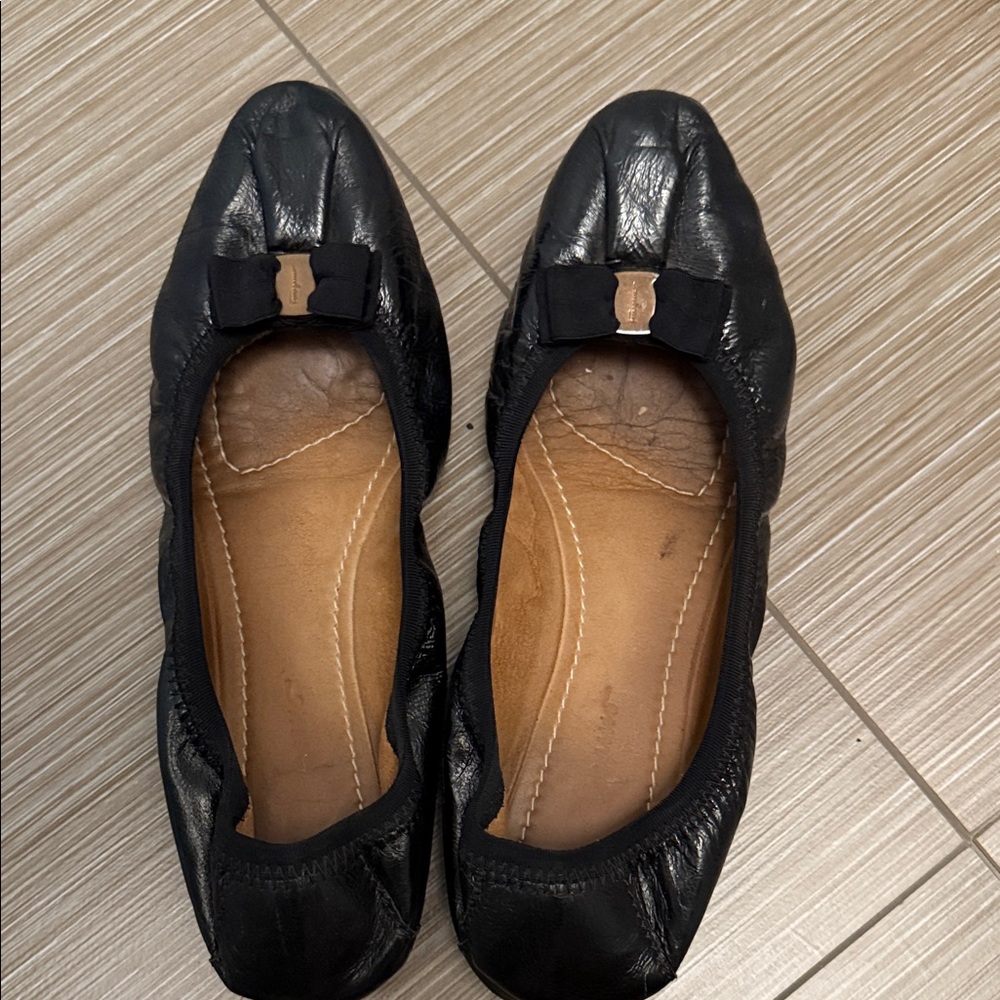 Salvatore Ferragamo Black Leather Flats with Bow